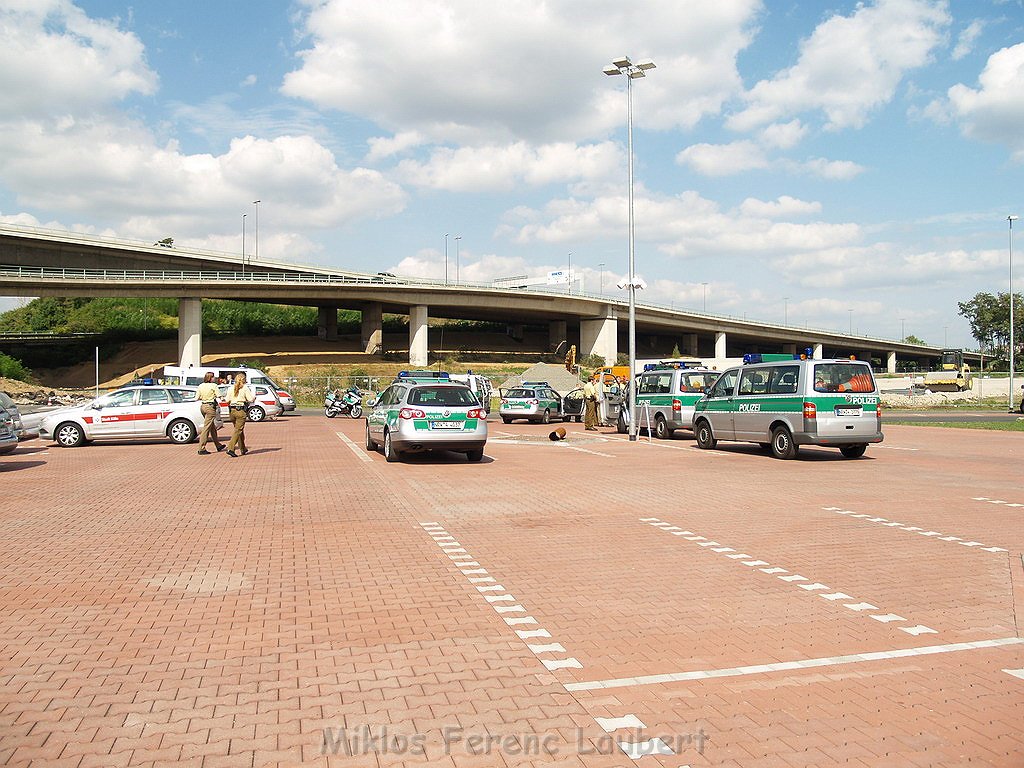 Bombenfund Koeln Kalk Strasse des 17 Juni P47.JPG